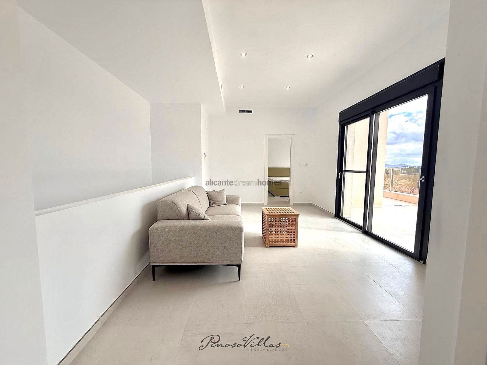 Chalet de 3 habitaciones en Pinoso en venta con piscina garaje - 575.000 € (Ref: 9317161)