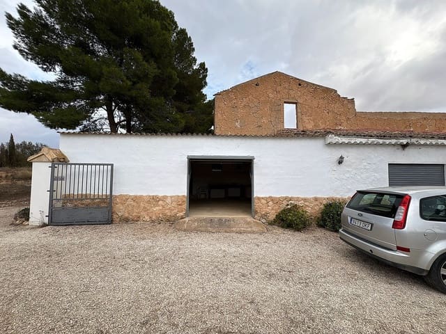 5 bedroom Semi-detached Villa for sale in Pinoso with pool garage - € 459,995 (Ref: 9317162)