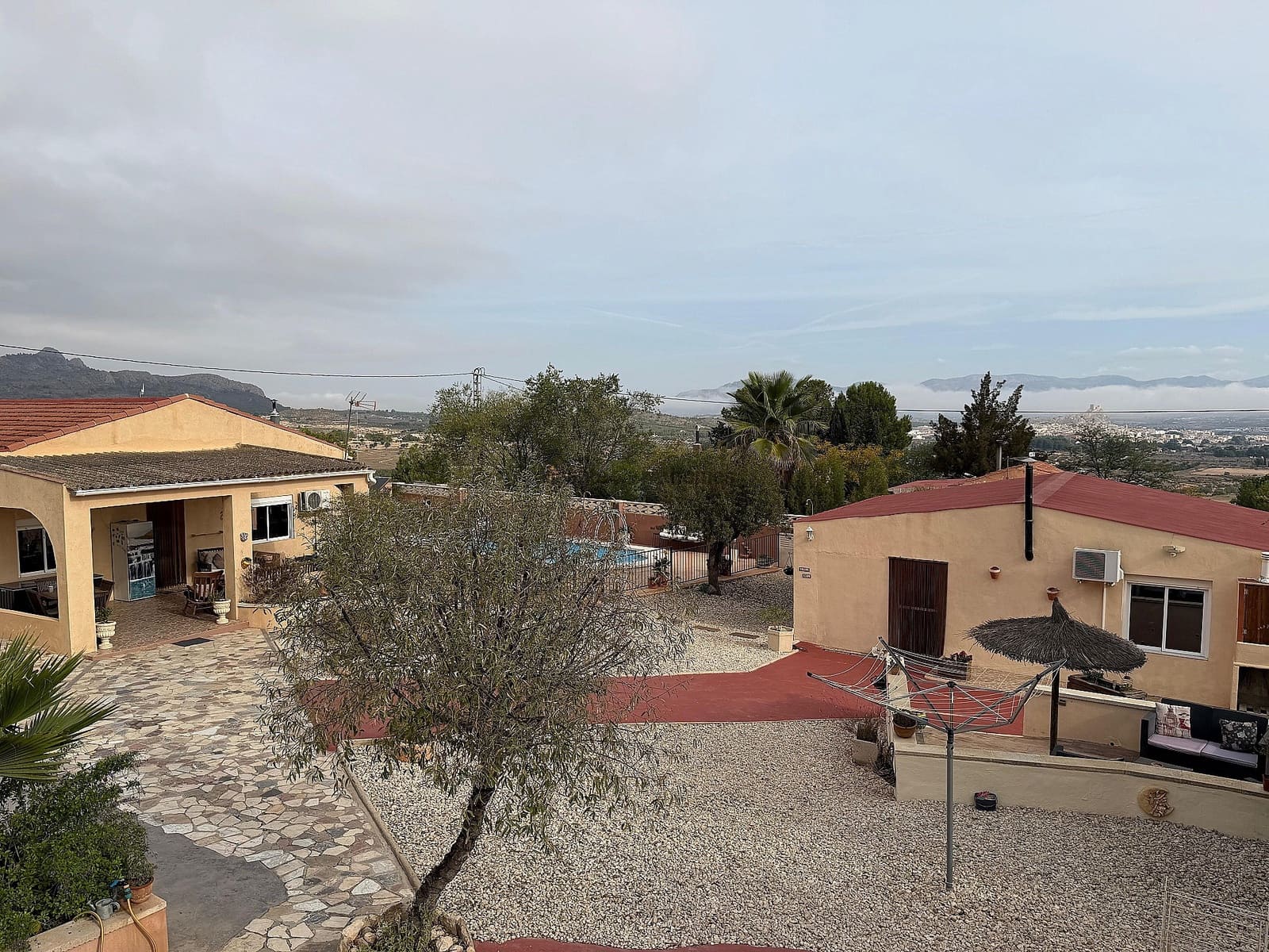 5 bedroom Villa for sale in Sax with pool - € 375,000 (Ref: 9317163)