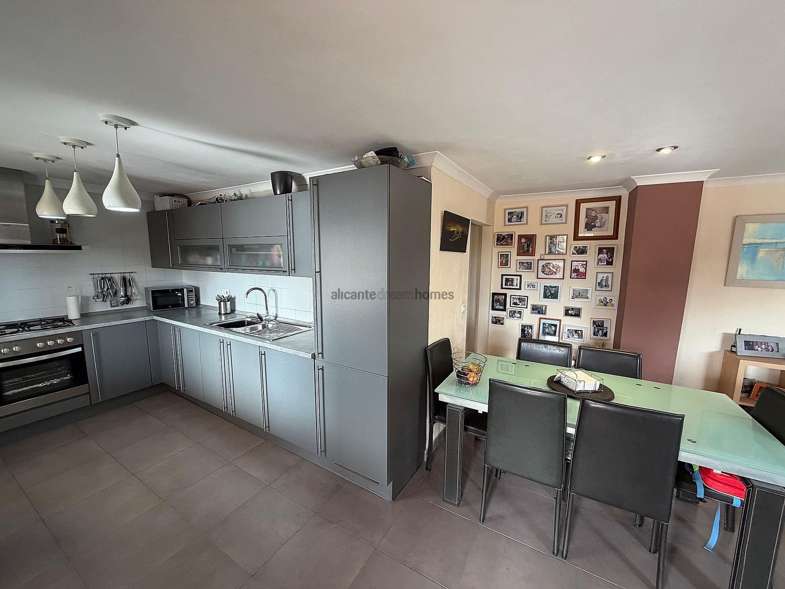 5 bedroom Villa for sale in Sax with pool - € 375,000 (Ref: 9317163)