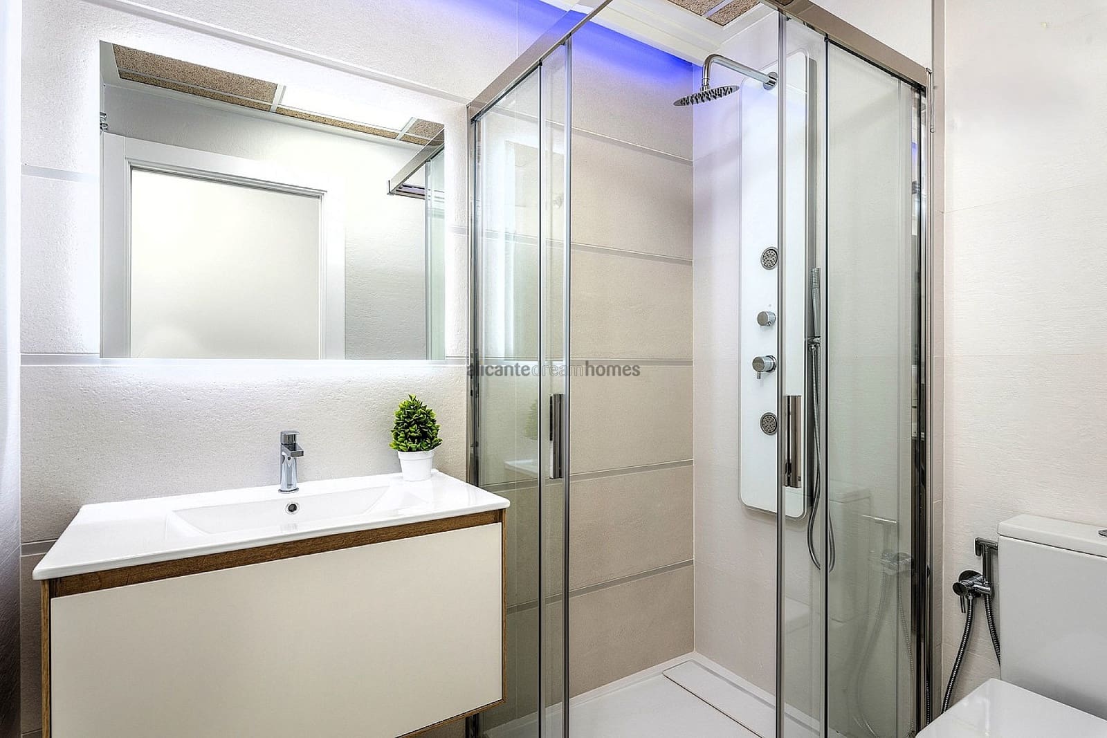 3 quarto Apartamento para venda em Torrevieja com piscina garagem - 359 000 € (Ref: 9317164)