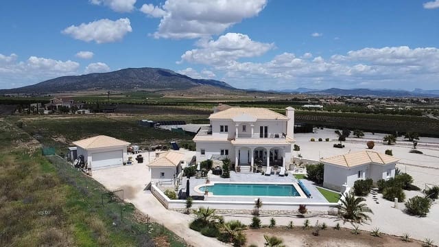 4 bedroom Villa for sale in Pinoso with pool garage - € 525,000 (Ref: 9340553)