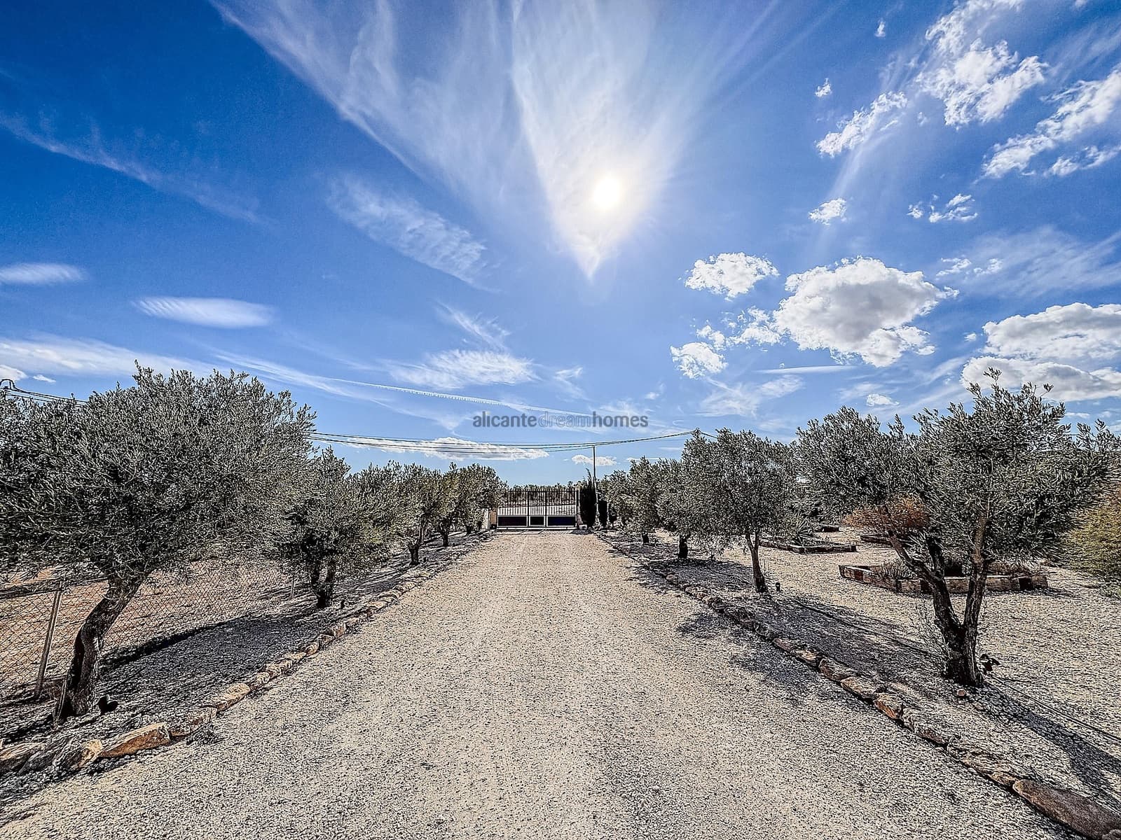 4 quarto Moradia para venda em Pinoso com piscina garagem - 525 000 € (Ref: 9340553)