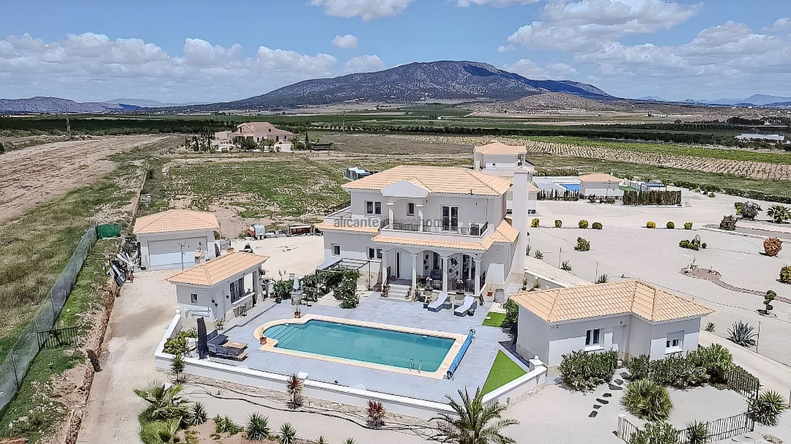 4 quarto Moradia para venda em Pinoso com piscina garagem - 525 000 € (Ref: 9340553)