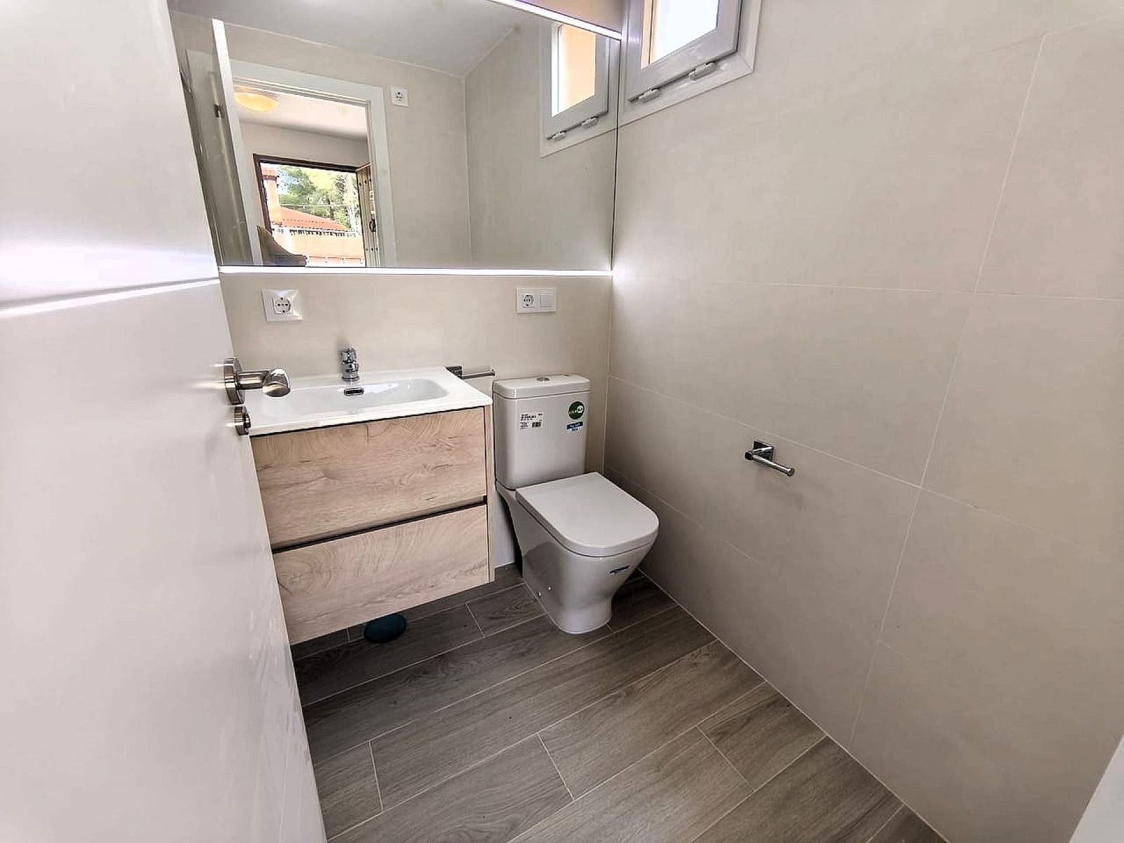 4 sypialnia Willa na sprzedaż w Tibi z garażem - 290 000 € (Ref: 9344309)