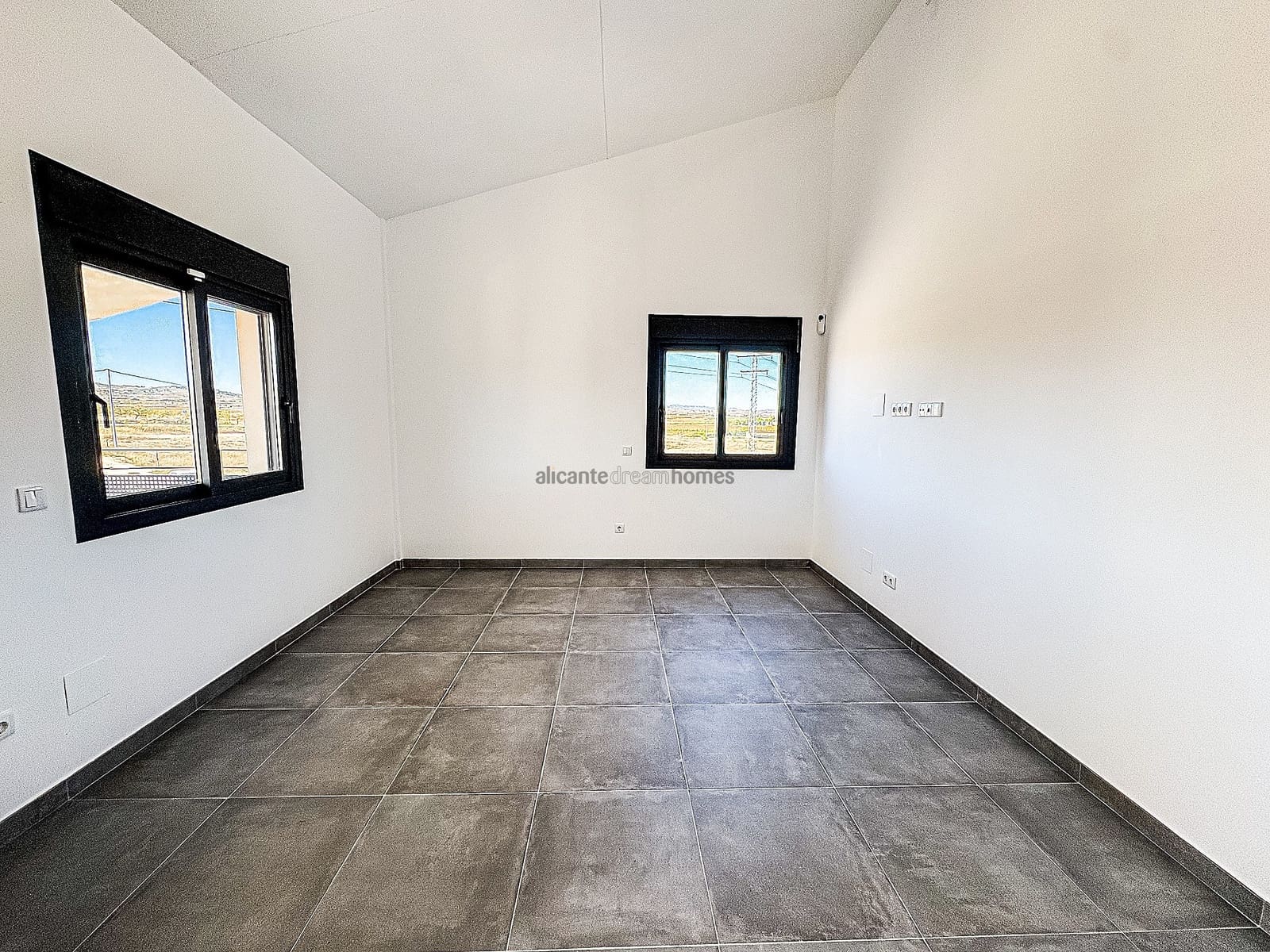 5 sypialnia Willa na sprzedaż w Pinoso z basenem - 409 995 € (Ref: 9344310)