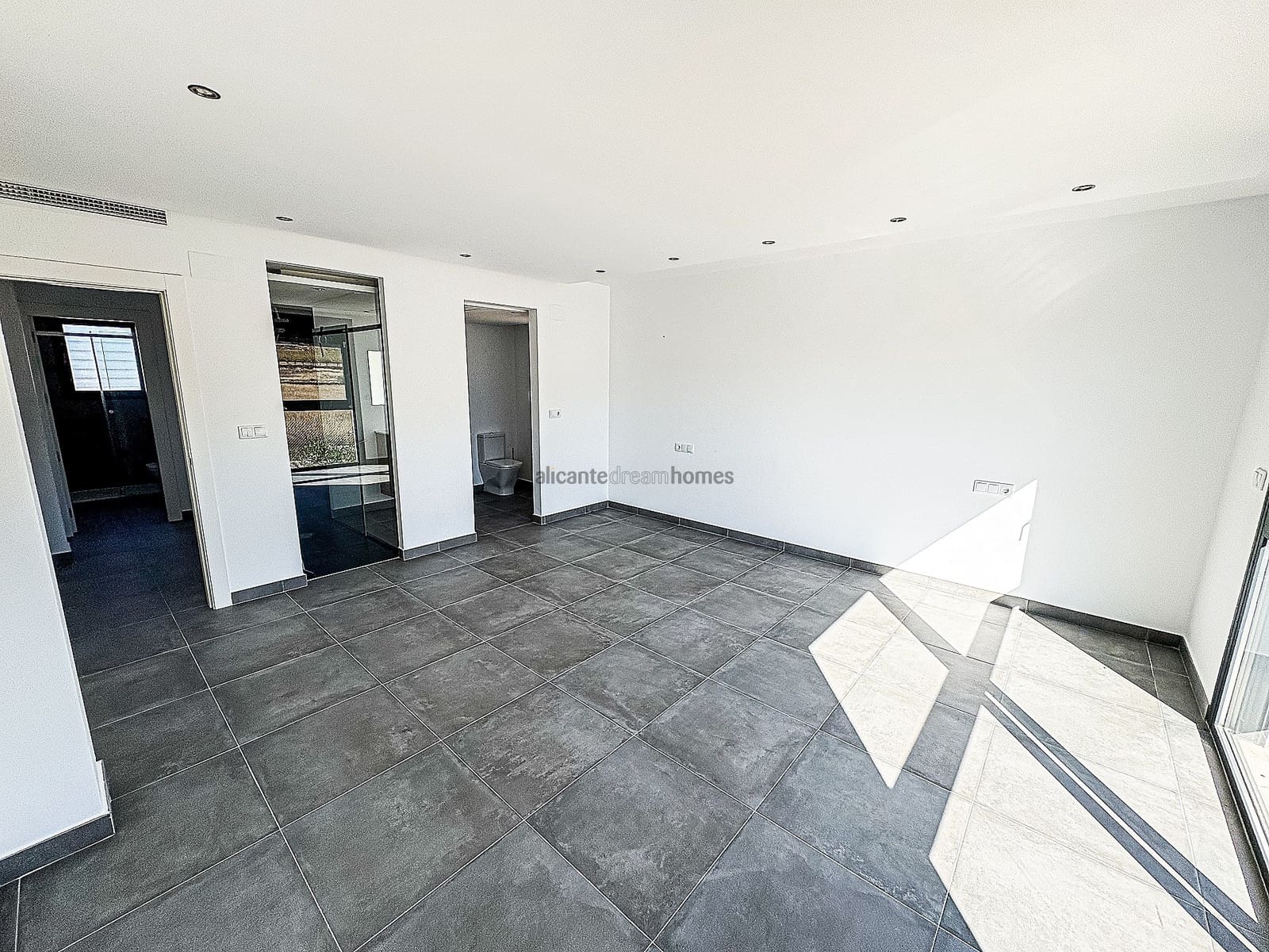 5 sypialnia Willa na sprzedaż w Pinoso z basenem - 409 995 € (Ref: 9344310)