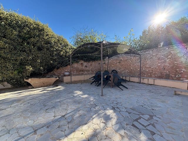 6 bedroom Townhouse for sale in Monóvar / Monóver with pool garage - € 179,995 (Ref: 9346741)