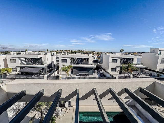 5 soveværelse Villa til salg i Algorfa med swimmingpool - € 575.000 (Ref: 9348944)