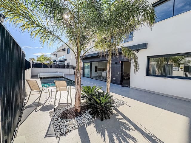 5 soveværelse Villa til salg i Algorfa med swimmingpool - € 575.000 (Ref: 9348944)