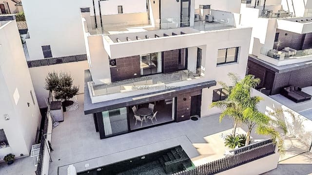 5 bedroom Villa for sale in Algorfa with pool - € 575,000 (Ref: 9348944)