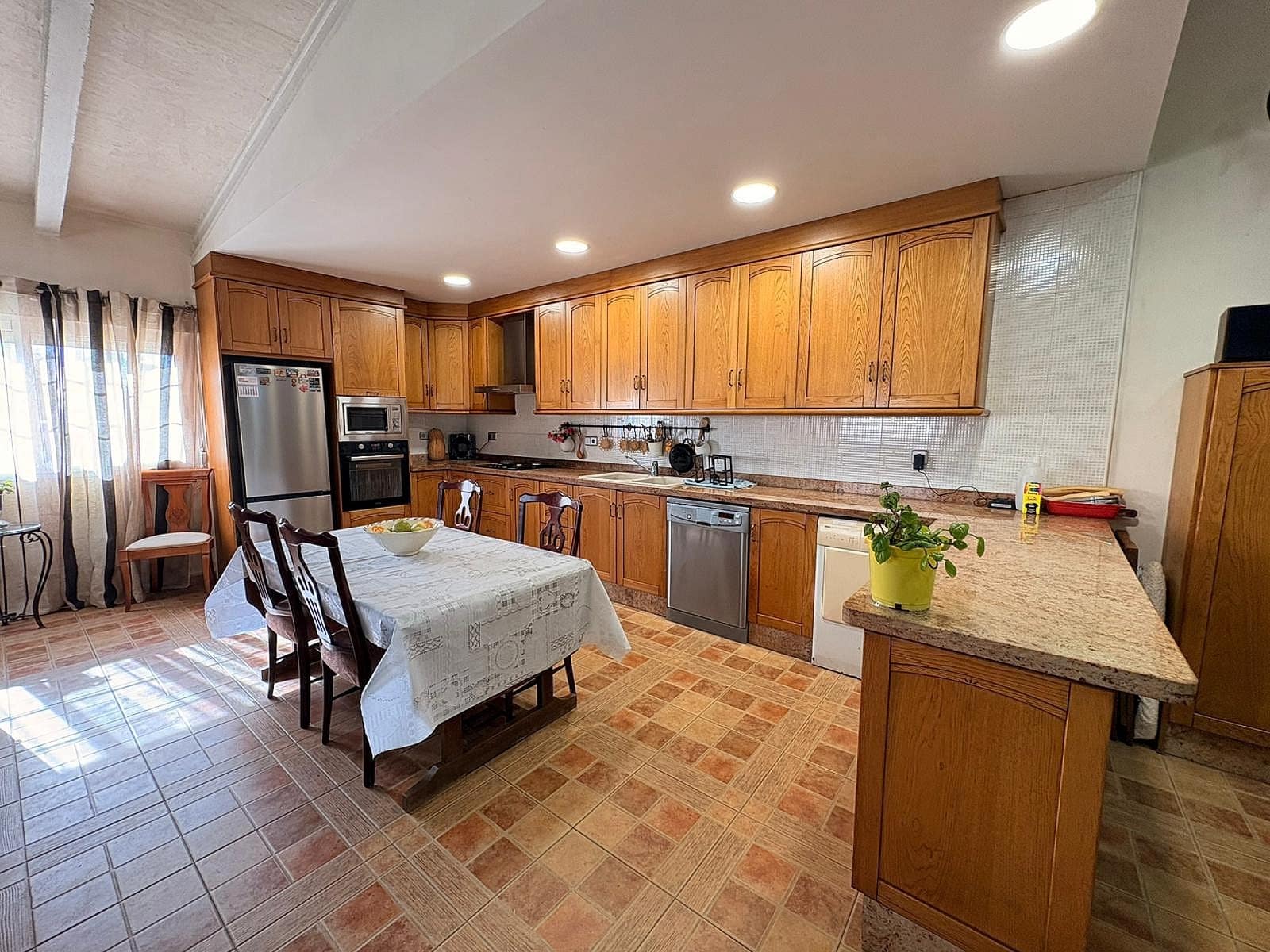 4 bedroom Villa for sale in Monovar / Monover with pool garage - € 618,000 (Ref: 9362053)