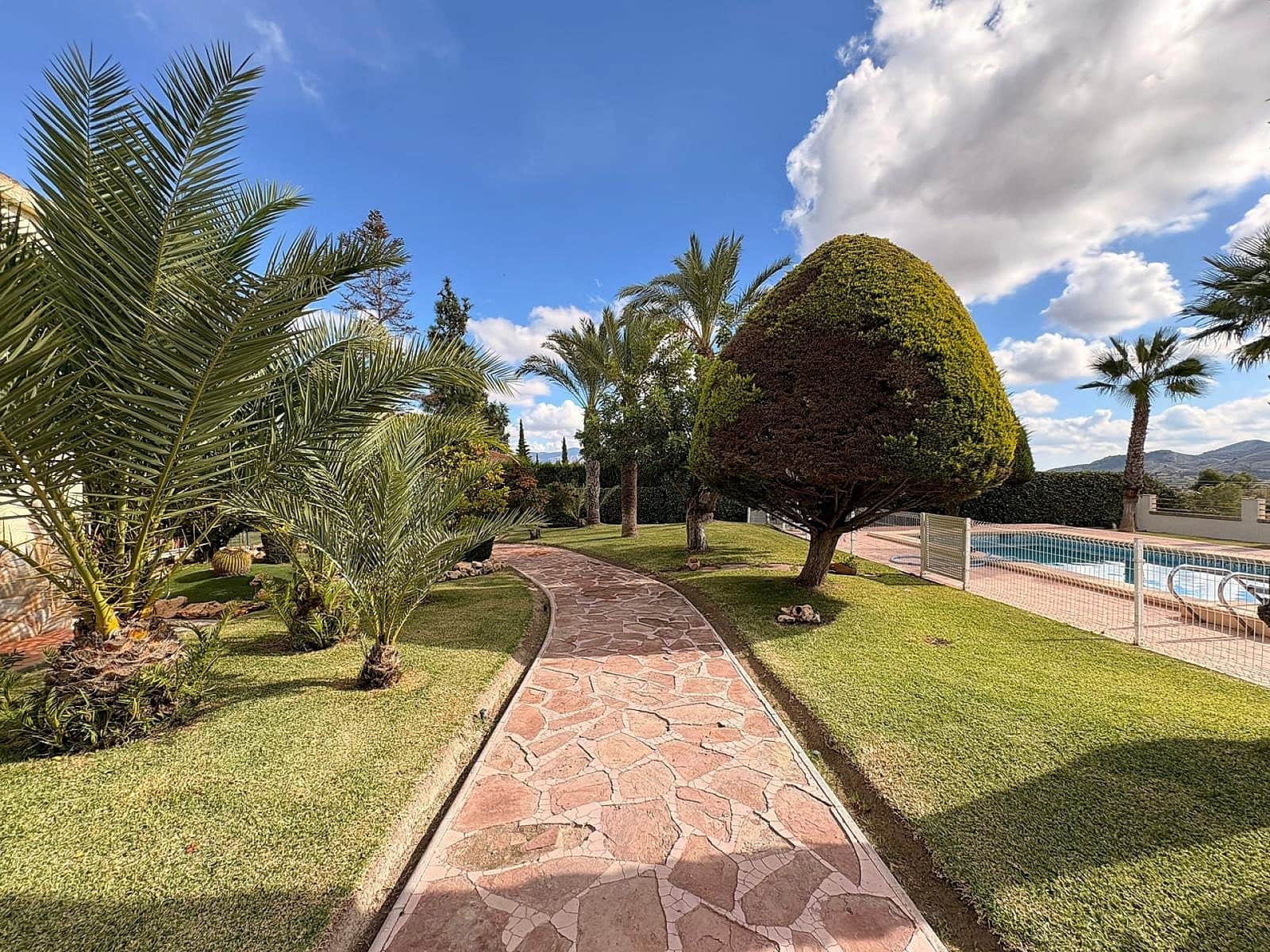 4 bedroom Villa for sale in Monovar / Monover with pool garage - € 618,000 (Ref: 9362053)