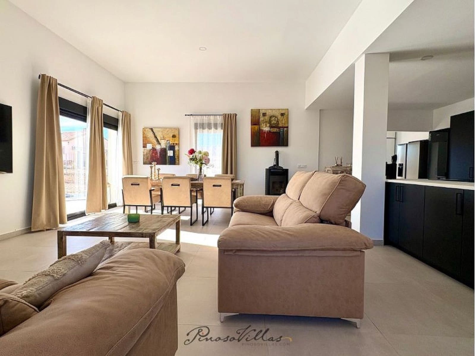 4 bedroom Villa for sale in Pinoso with pool - € 449,950 (Ref: 9371676)