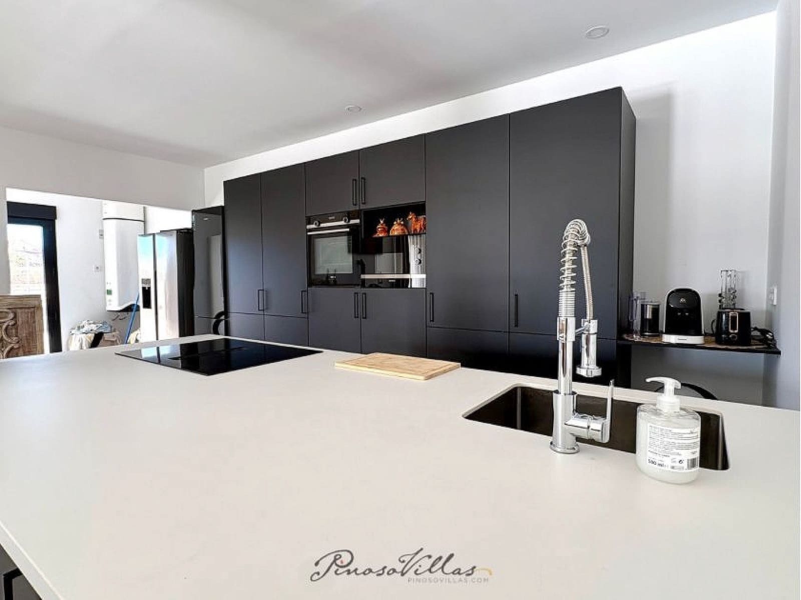 4 bedroom Villa for sale in Pinoso with pool - € 449,950 (Ref: 9371676)