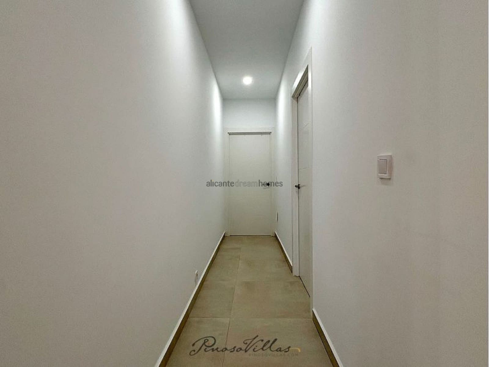 4 makuuhuone Huvila myytävänä paikassa Pinoso mukana uima-altaan - 449 950 € (Ref: 9371676)