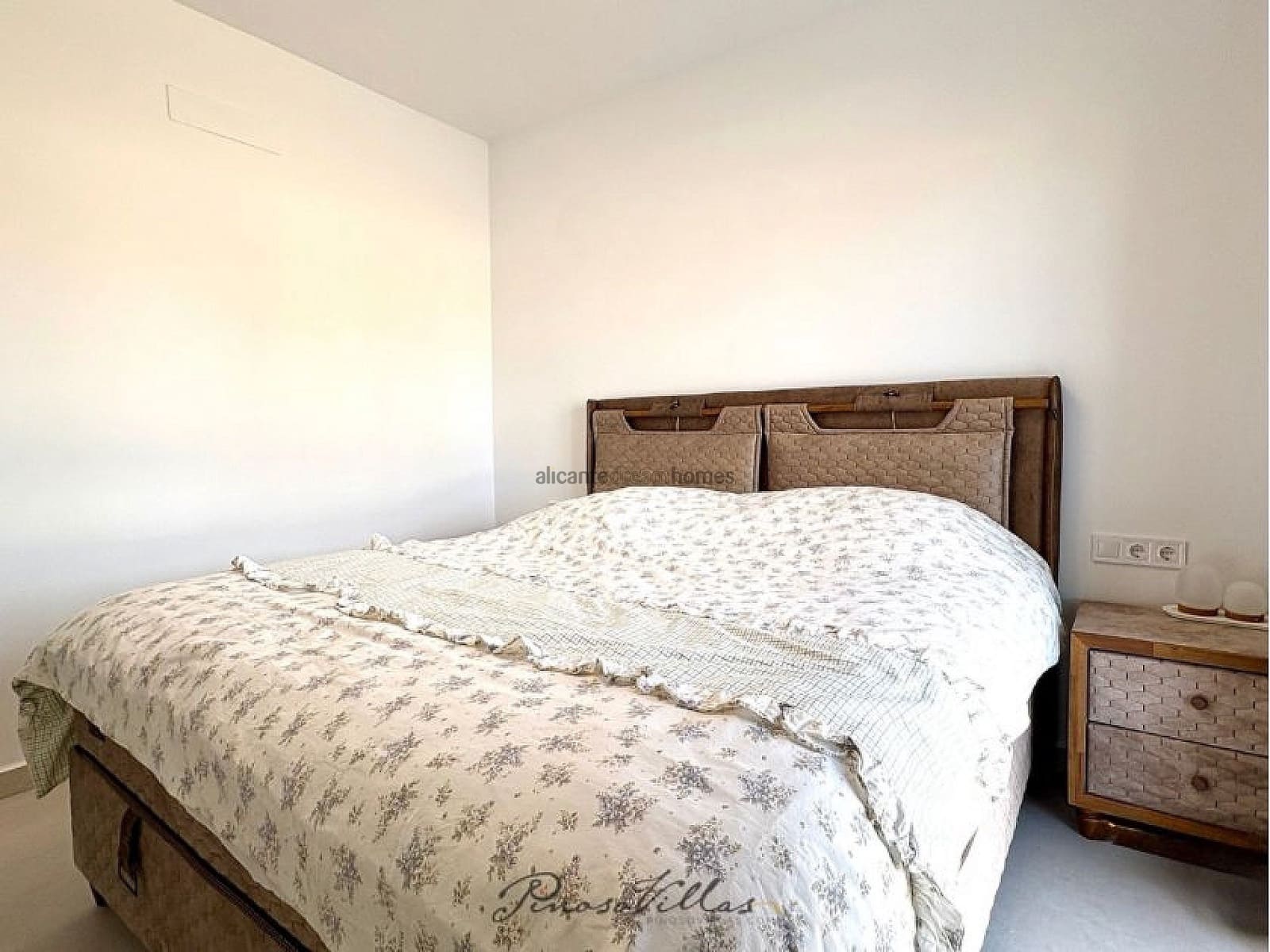 4 makuuhuone Huvila myytävänä paikassa Pinoso mukana uima-altaan - 449 950 € (Ref: 9371676)