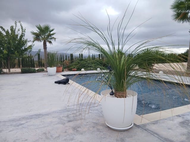 5 soverom Villa til salgs i Sax - € 495 000 (Ref: 9371679)