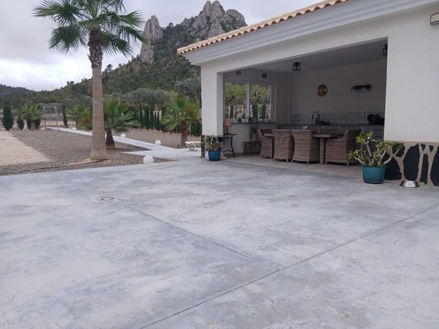 5 soverom Villa til salgs i Sax - € 495 000 (Ref: 9371679)