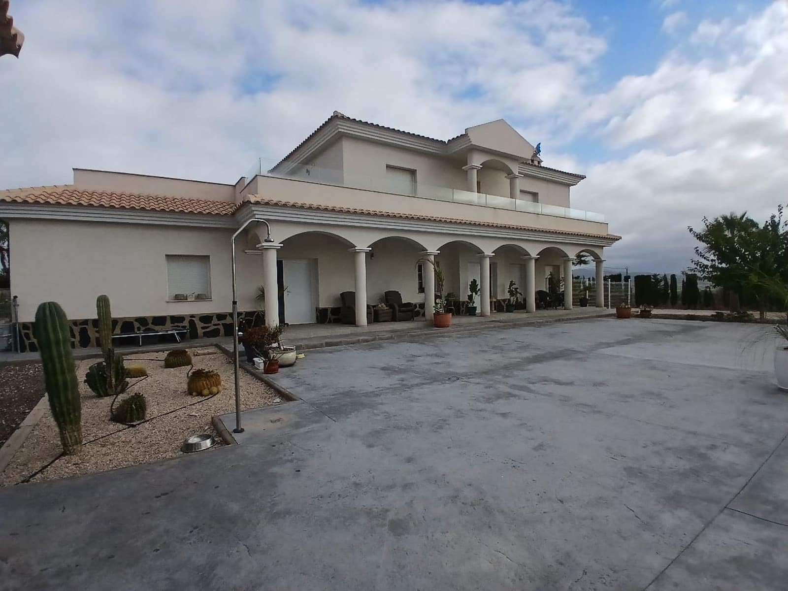 5 soverom Villa til salgs i Sax - € 495 000 (Ref: 9371679)