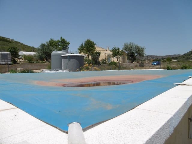 2 bedroom Finca/Country House for sale in Yecla with pool garage - € 120,000 (Ref: 9371680)