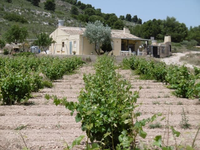 2 bedroom Finca/Country House for sale in Yecla with pool garage - € 120,000 (Ref: 9371680)