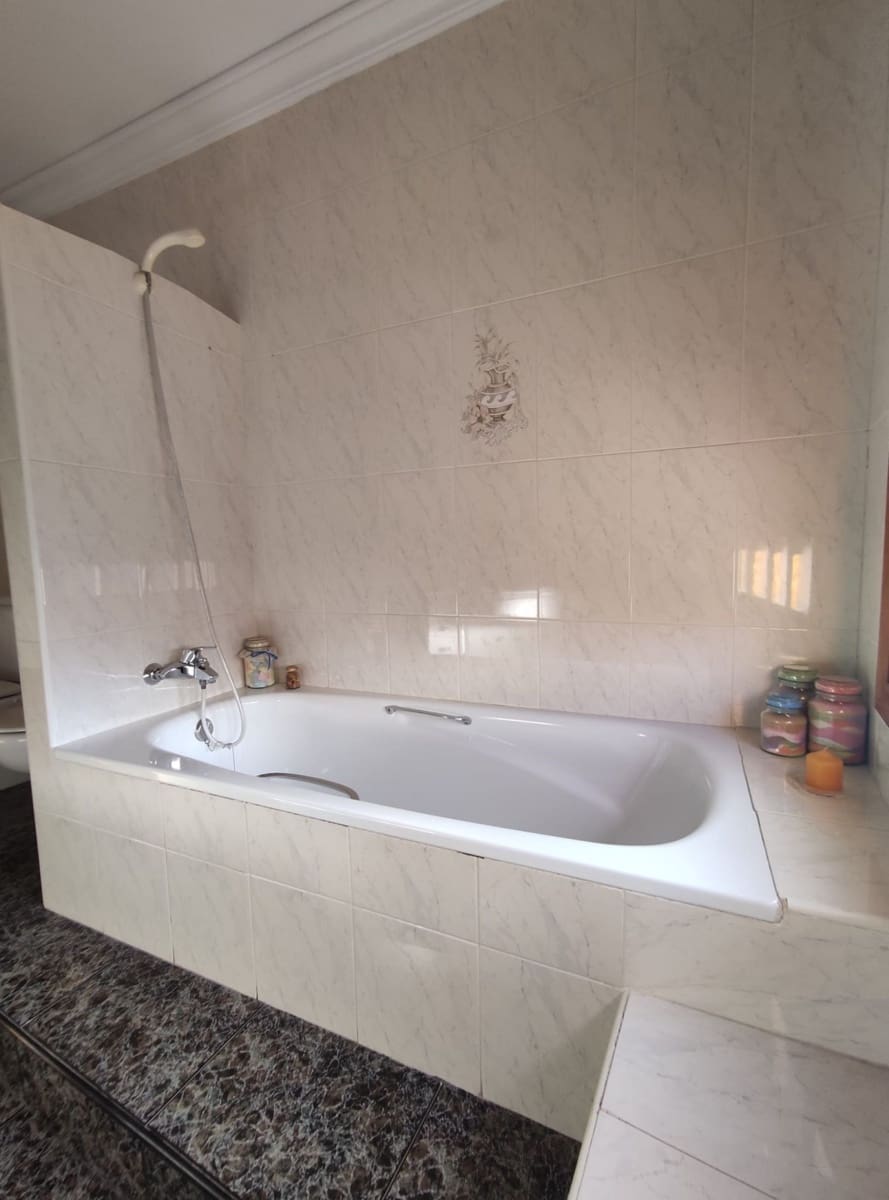 5 soverom Hus til salgs i Hondon de las Nieves med garasje - € 259 995 (Ref: 9371684)