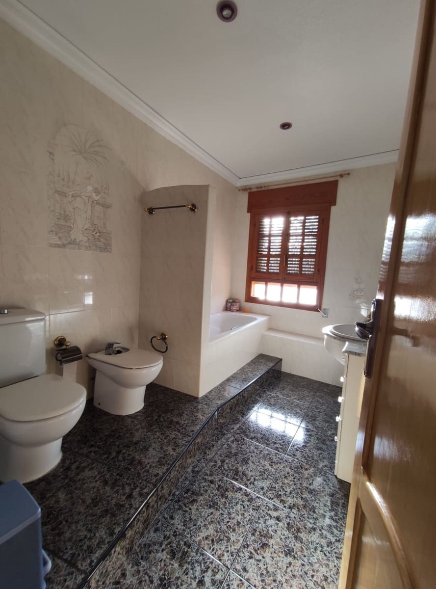 5 soverom Hus til salgs i Hondon de las Nieves med garasje - € 259 995 (Ref: 9371684)