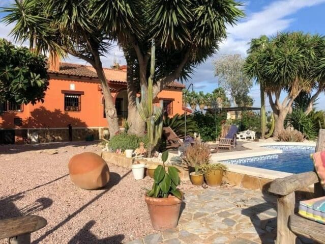 4 soveværelse Villa til salg i Daya Vieja med swimmingpool - € 595.000 (Ref: 9371691)