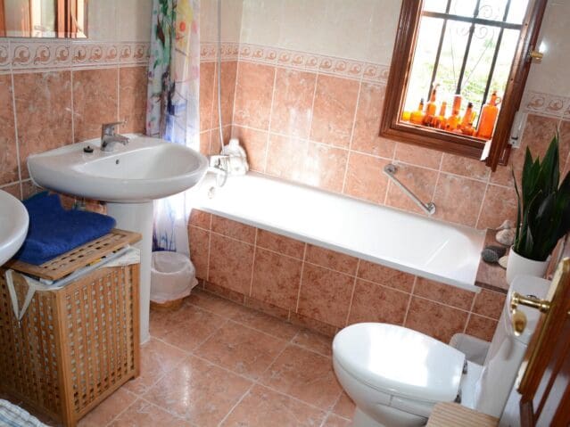 4 bedroom Villa for sale in Daya Vieja with pool - € 595,000 (Ref: 9371691)