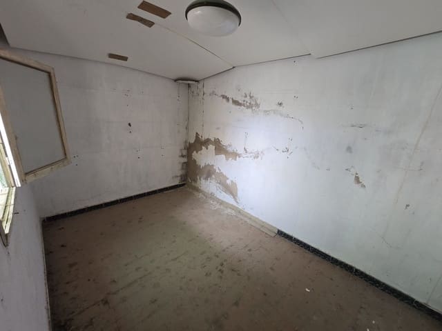 4 bedroom Townhouse for sale in Sax - € 43,500 (Ref: 9371703)