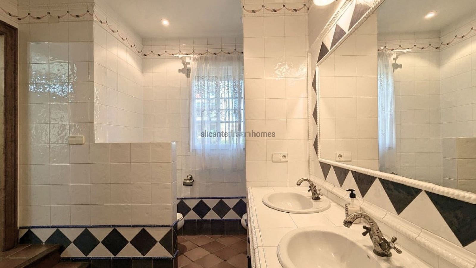 4 camera da letto Villa in vendita in Pilar de la Horadada con piscina garage - 690.000 € (Rif: 9382298)