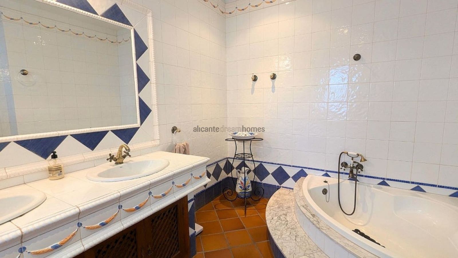 4 camera da letto Villa in vendita in Pilar de la Horadada con piscina garage - 690.000 € (Rif: 9382298)