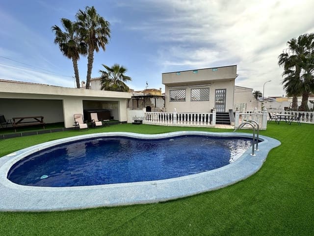 Chalet de 3 habitaciones en Ciudad Quesada, Rojales en venta con piscina - 549.950 € (Ref: 9382299)