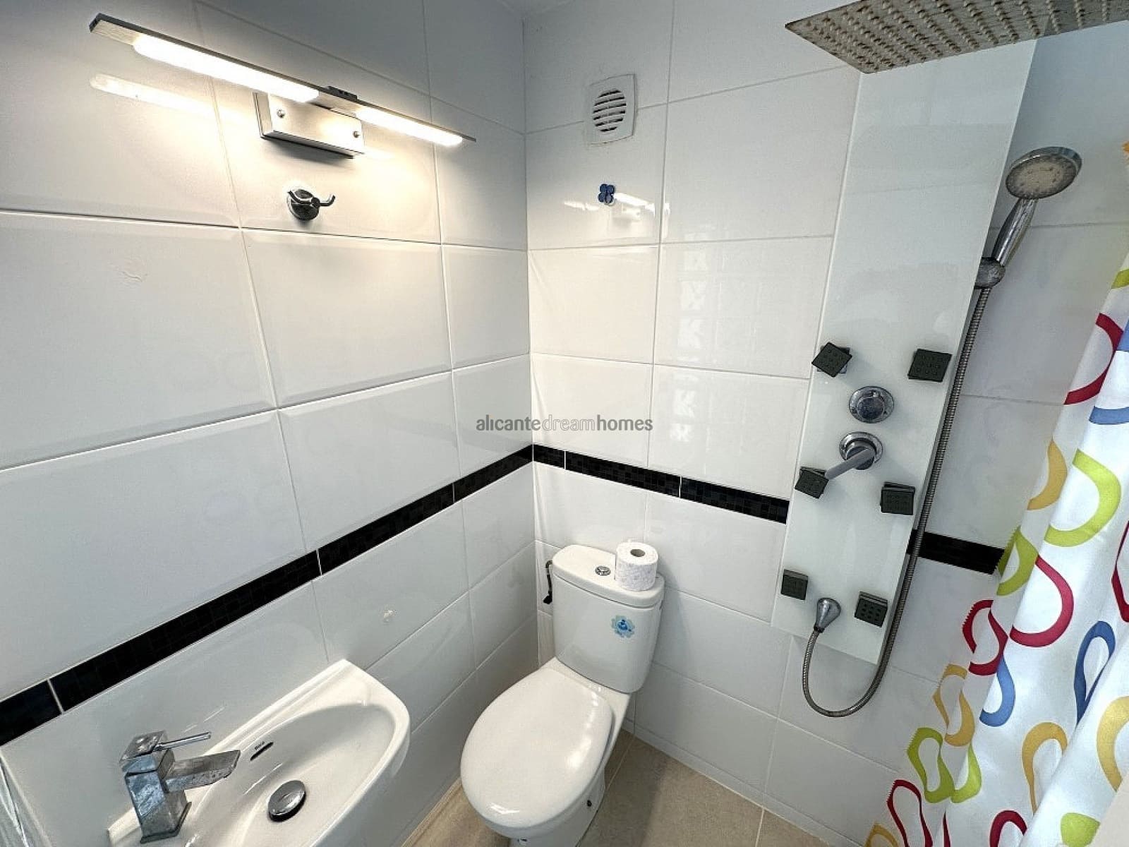 Chalet de 3 habitaciones en Ciudad Quesada en venta con piscina - 549.950 € (Ref: 9382299)