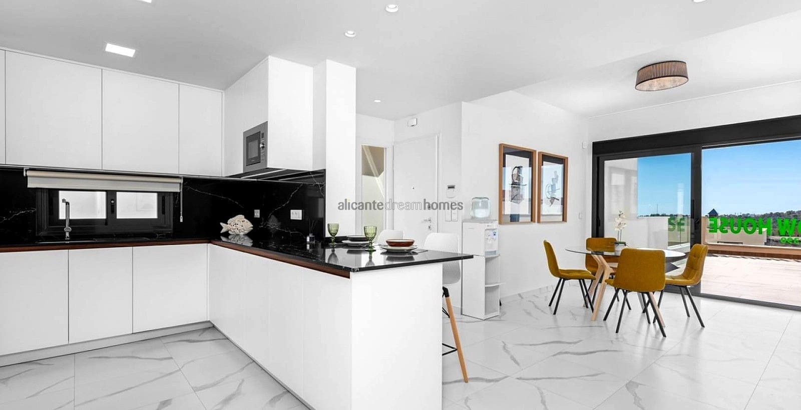 2 makuuhuone Huvila myytävänä paikassa San Miguel de Salinas mukana uima-altaan - 375 000 € (Ref: 9382301)