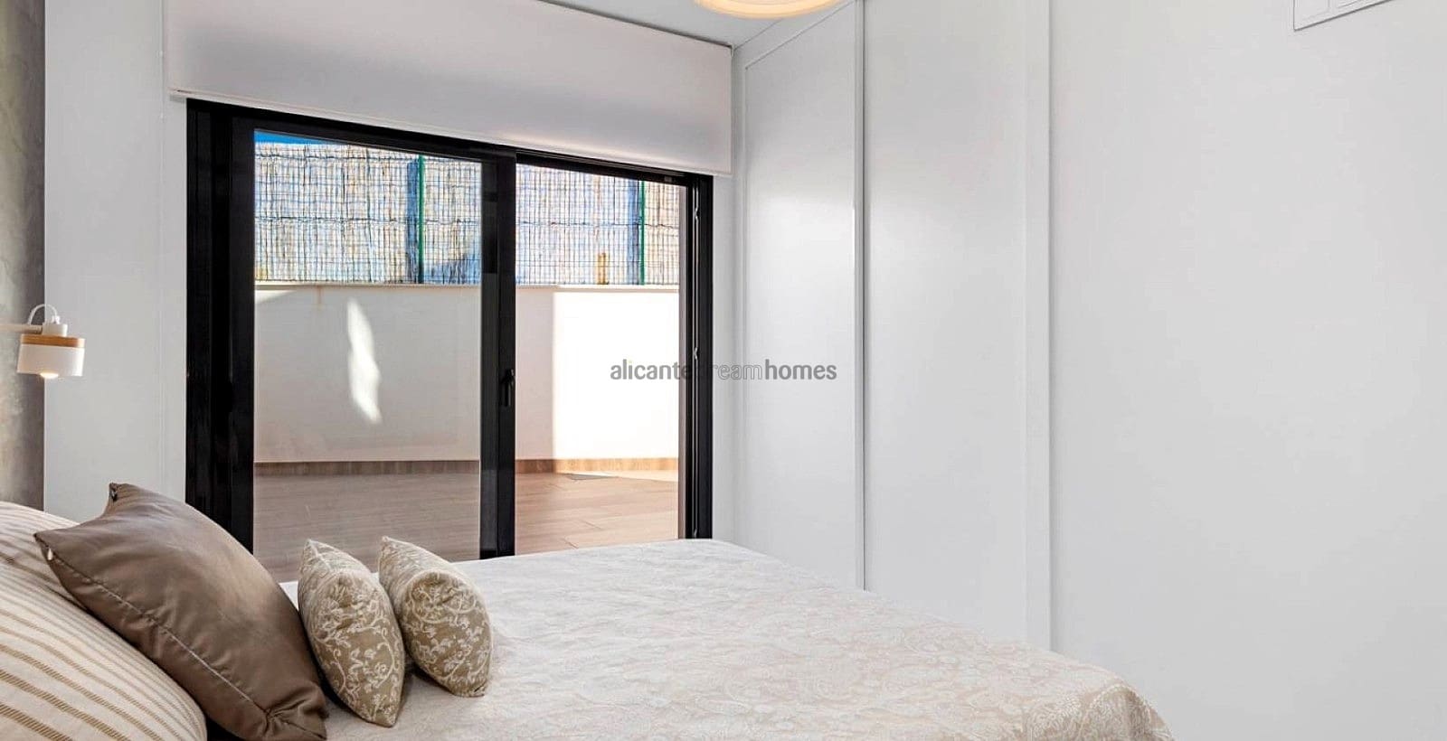 2 makuuhuone Huvila myytävänä paikassa San Miguel de Salinas mukana uima-altaan - 375 000 € (Ref: 9382301)