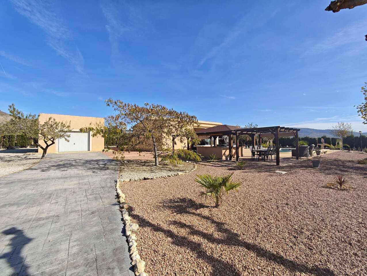 3 soverom Villa til salgs i Sax - € 399 995 (Ref: 9385084)