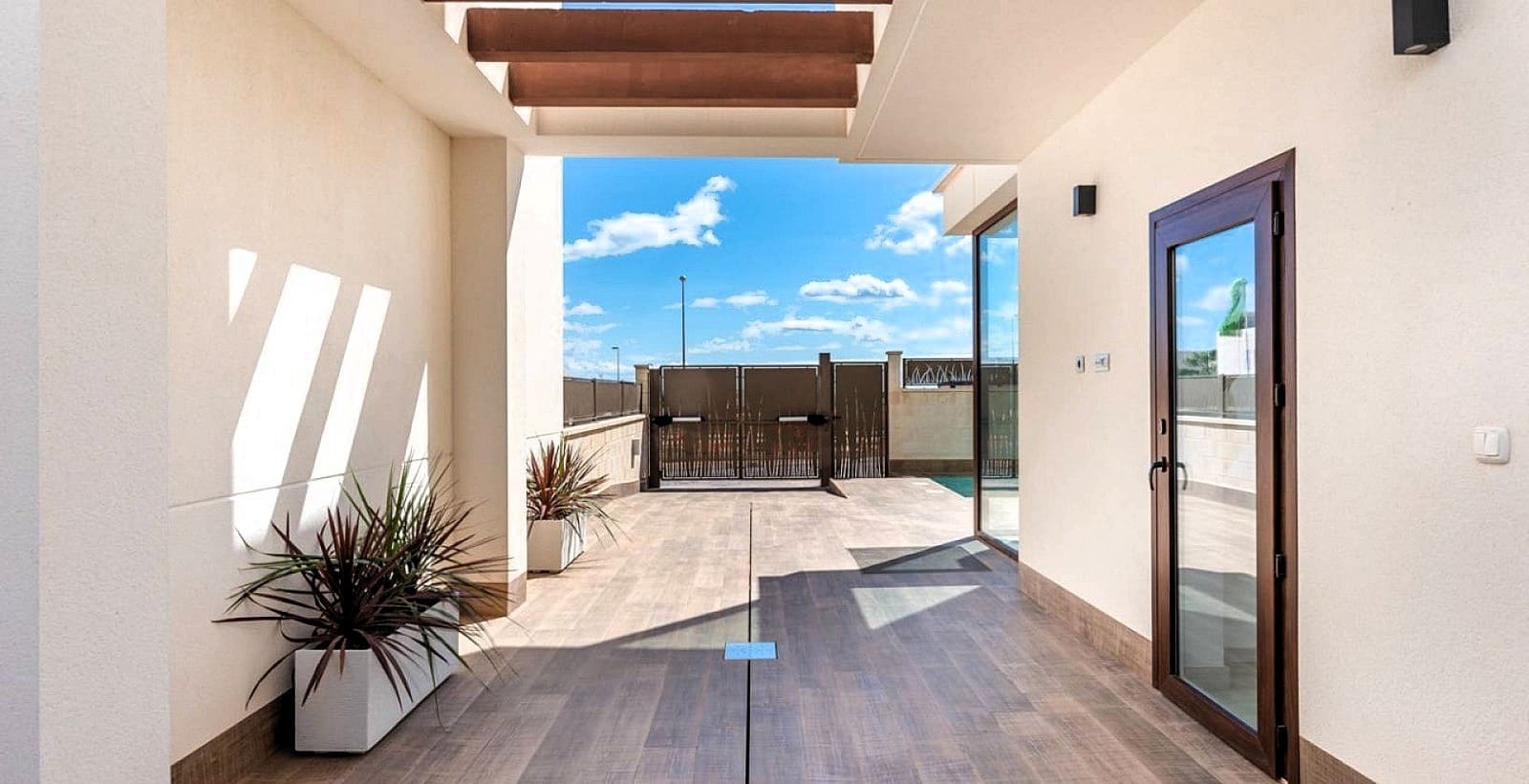 5 bedroom Villa for sale in Los Montesinos with pool garage - € 780,000 (Ref: 9385087)