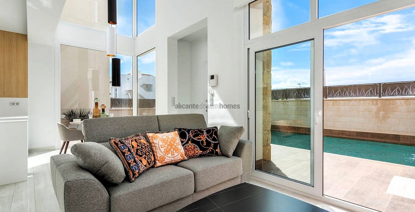 5 sypialnia Willa na sprzedaż w Los Montesinos z basenem garażem - 780 000 € (Ref: 9385087)