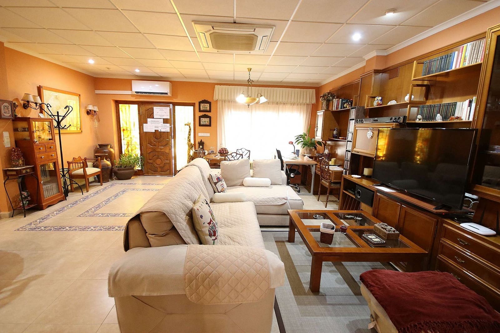 9 bedroom Villa for sale in Monovar / Monover with pool garage - € 849,995 (Ref: 9395692)