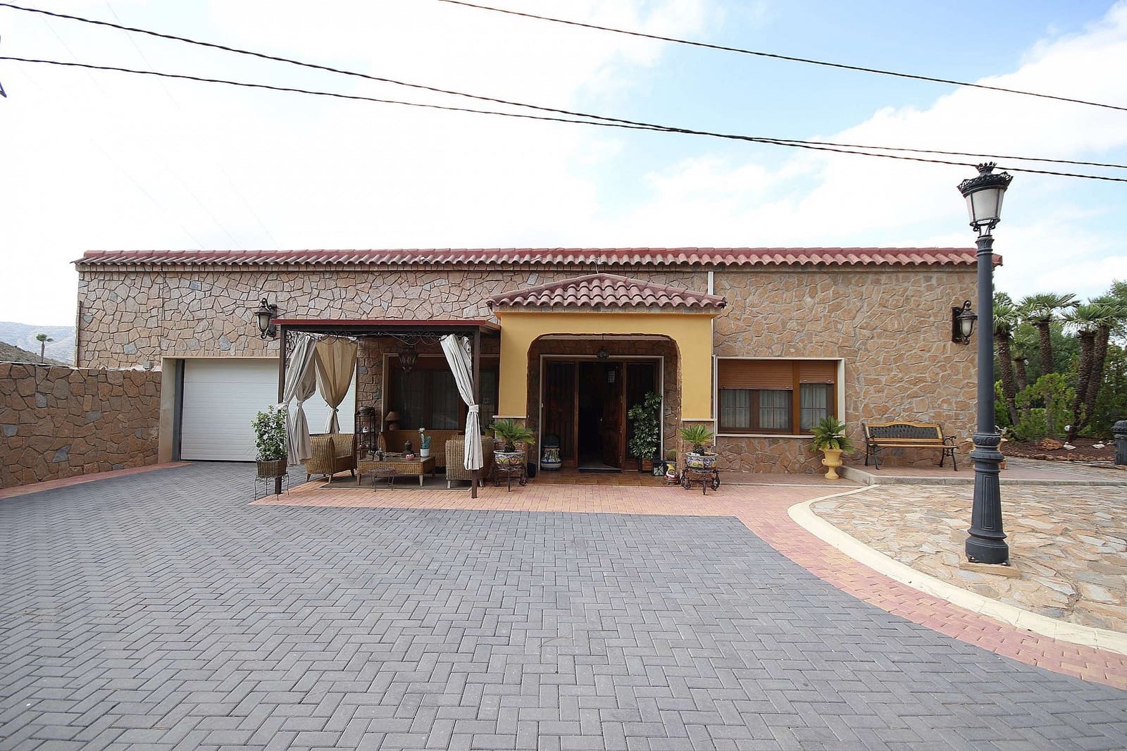 9 bedroom Villa for sale in Monovar / Monover with pool garage - € 849,995 (Ref: 9395692)