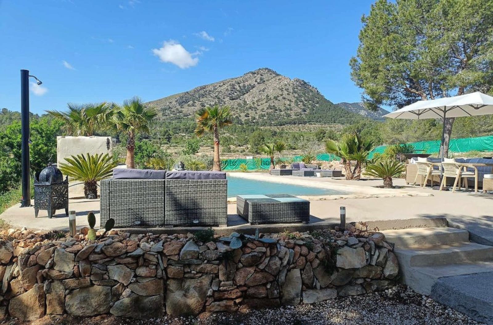 4 soveværelse Finca/Landehus til salg i La Romana med swimmingpool - € 339.000 (Ref: 9398149)