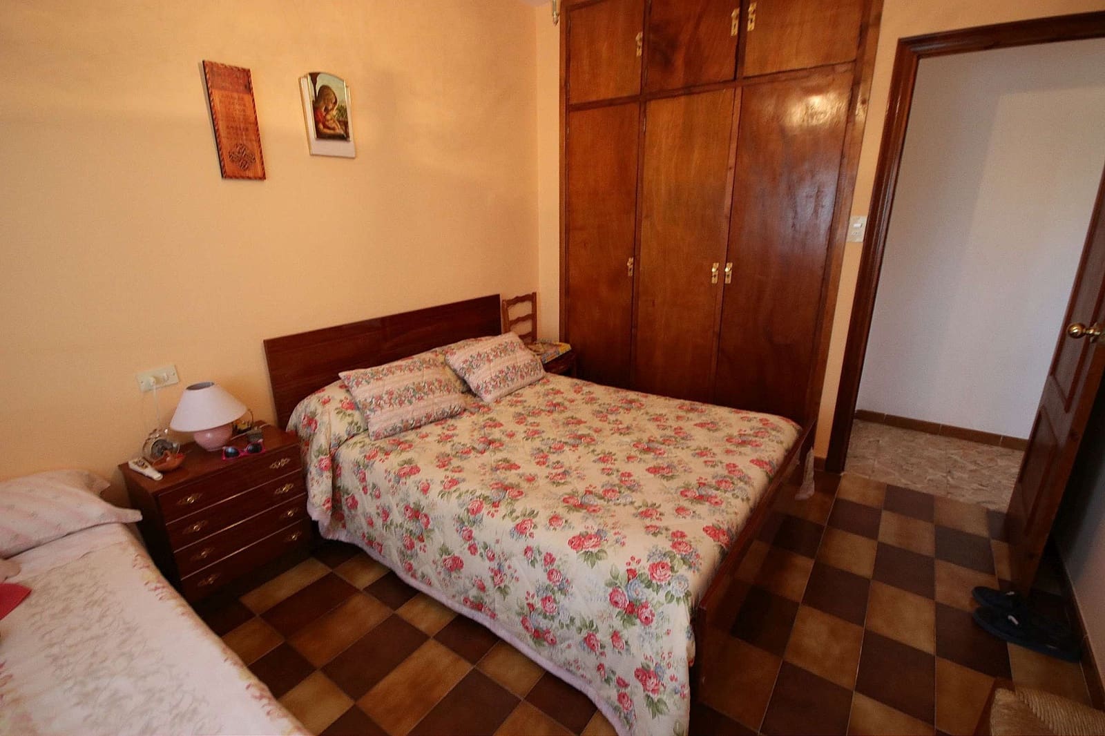 4 bedroom Villa for sale in Caudete with pool - € 219,995 (Ref: 9398150)