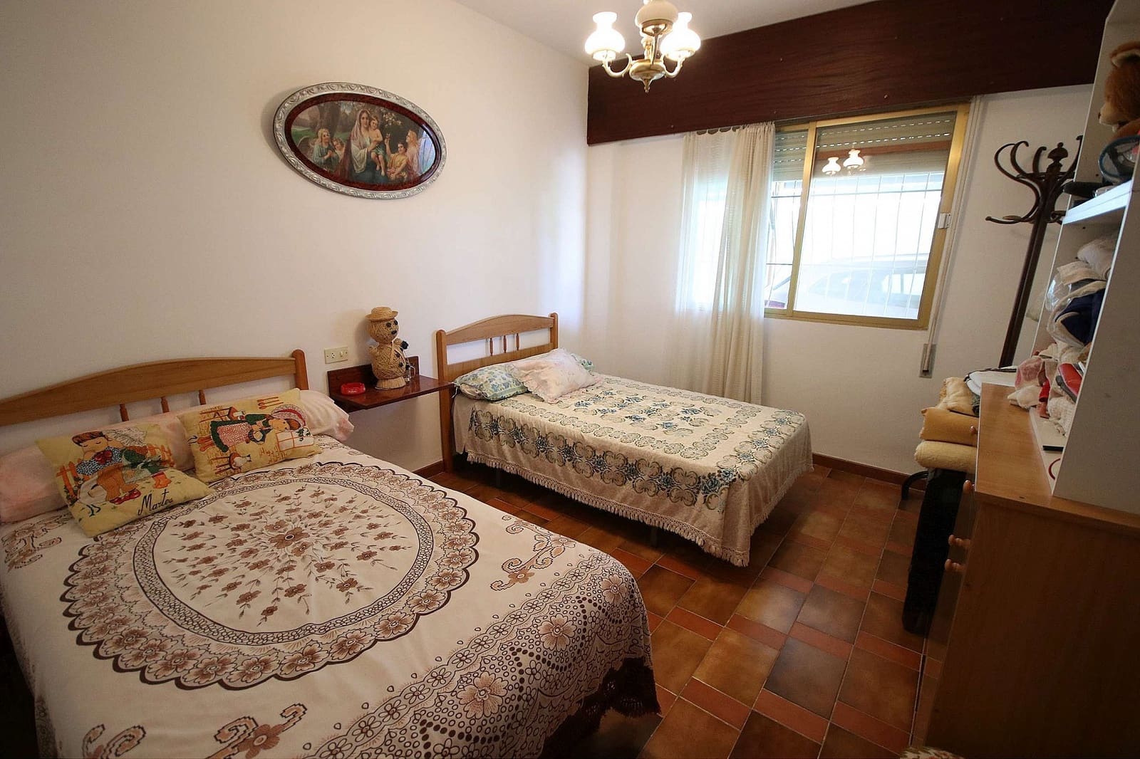 4 bedroom Villa for sale in Caudete with pool - € 219,995 (Ref: 9398150)