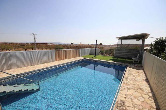 4 bedroom Villa for sale in Caudete with pool - € 219,995 (Ref: 9398150)
