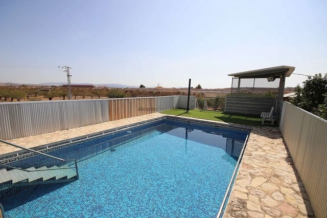 4 bedroom Villa for sale in Caudete with pool - € 219,995 (Ref: 9398150)