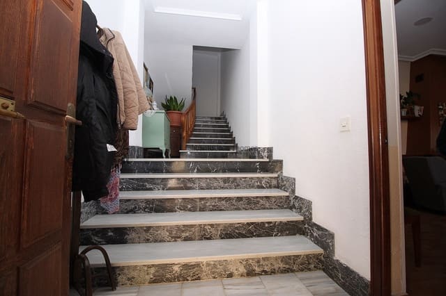 4 soverom Hus til salgs i Monóvar / Monóver med svømmebasseng garasje - € 319 995 (Ref: 9398151)