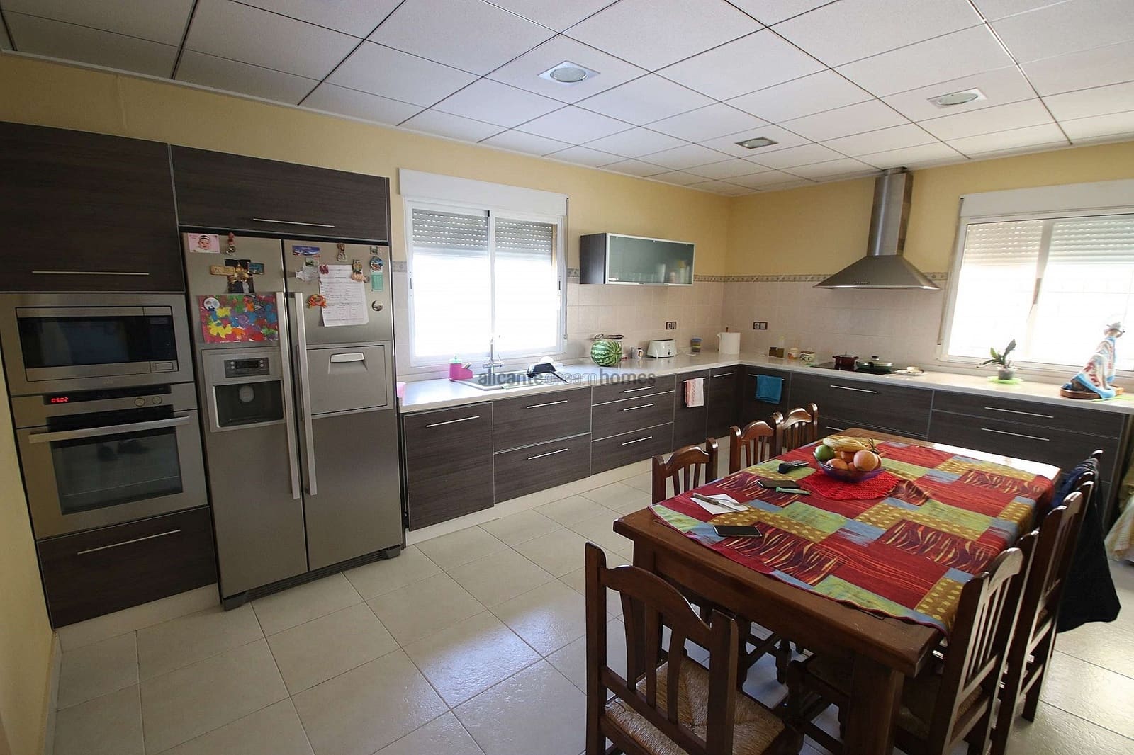 4 bedroom Villa for sale in Casas del Senor with garage - € 249,995 (Ref: 9400345)
