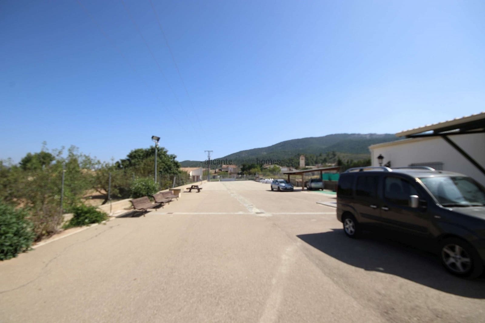 4 bedroom Villa for sale in Casas del Senor with garage - € 249,995 (Ref: 9400345)